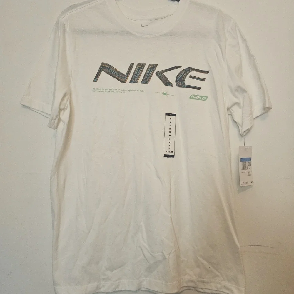 NEW with Tags Men's The Nike Tee Medium White Big Swoosh‎ Athletic